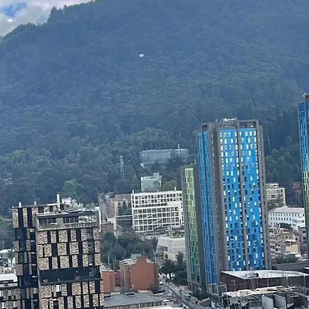 Acogedor Apartamento Centro Bogota Edificio Torre Barcelona Vista Monserrate Al Lado The Spot Exterior photo